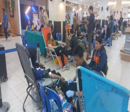 PSMTI Riau gelar aksi donor darah di Mall Pekanbaru (foto/Dini)